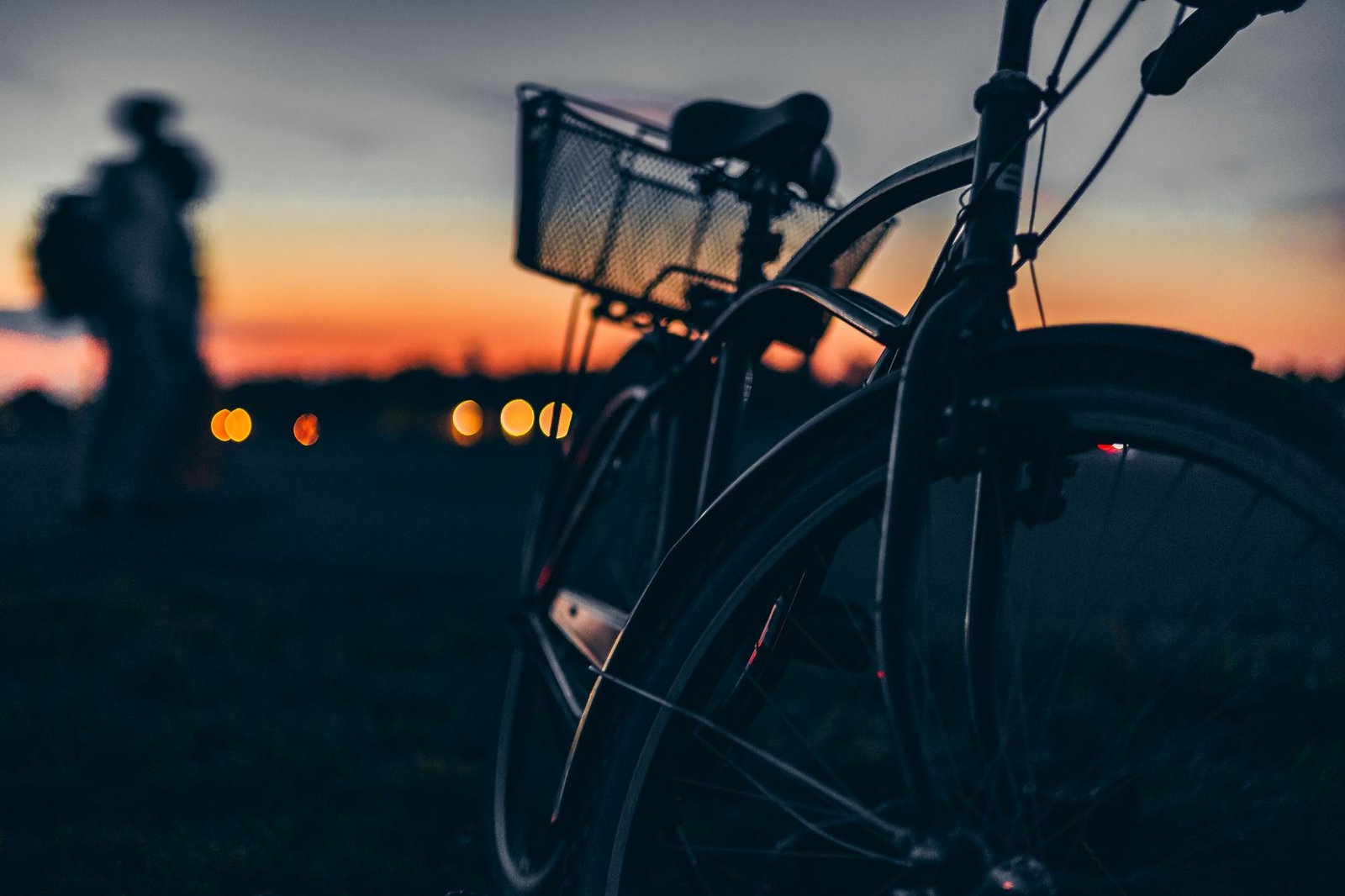 Expert Tips for Safe Cycling in Low Light Conditions